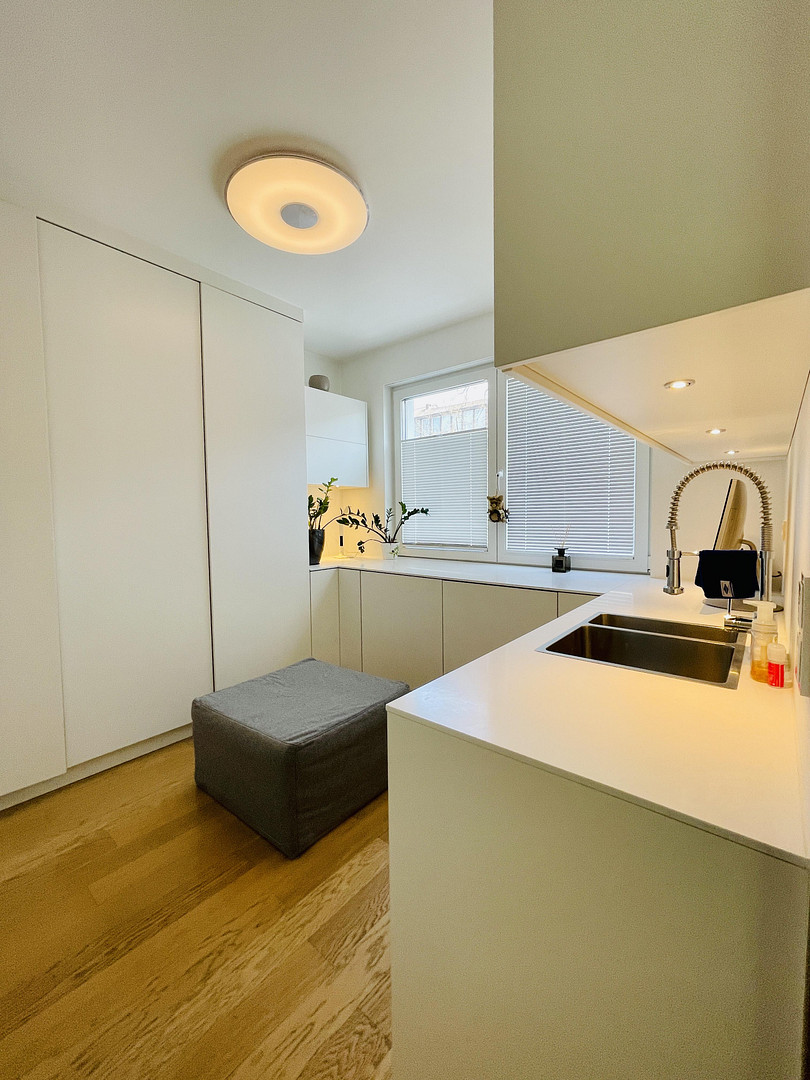 Designer Maisonette-Wohnung nähe Zoopark mit Blick ins Grüne, Fussbodenheizung, Kamin, Terrasse – Düsseldorf(Düsseltal) – Vorschaubild 7
