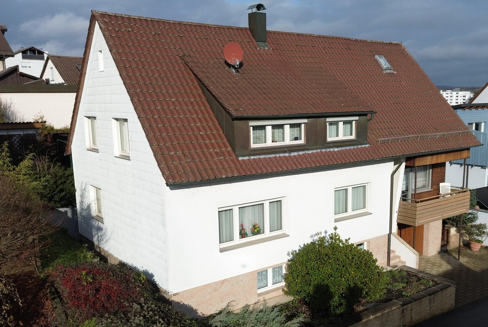 Sehr gepflegtes Ein-/ Zweifamilienhaus in Lomersheim, Garten, Balkon, Garage, – Lomersheim – Vorschaubild 4