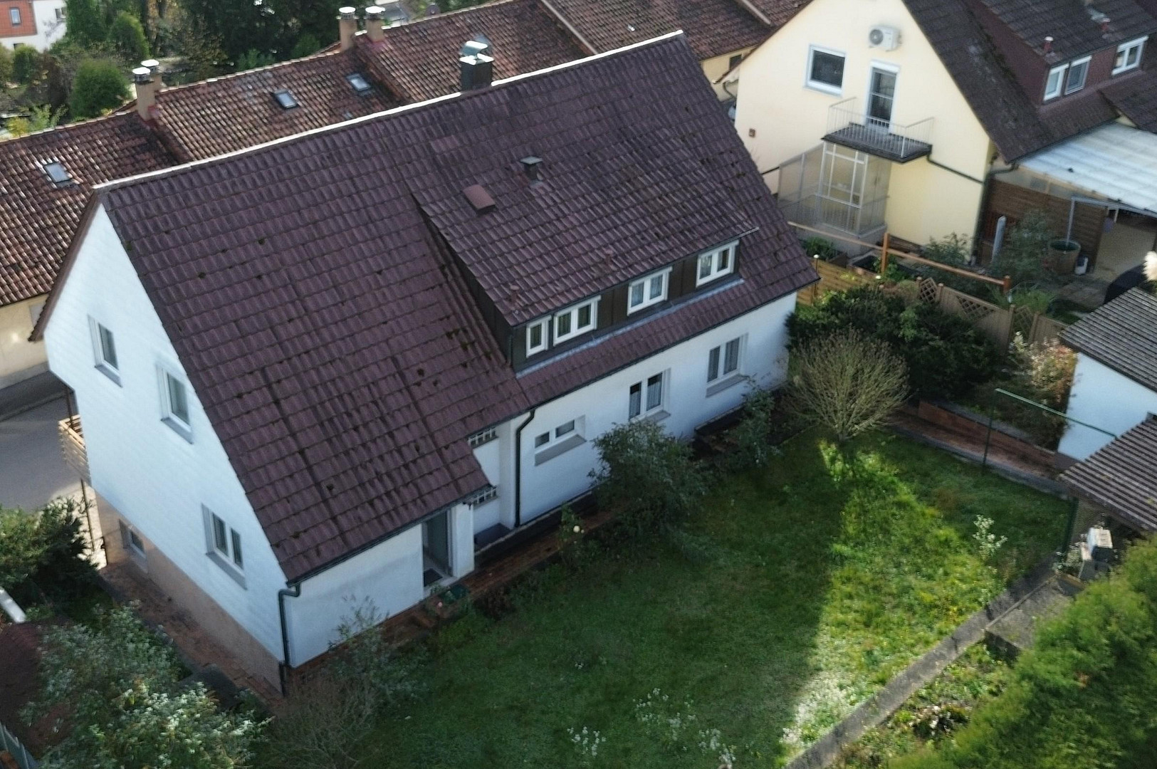 Sehr gepflegtes Ein-/ Zweifamilienhaus in Lomersheim, Garten, Balkon, Garage, – Lomersheim – Vorschaubild 5