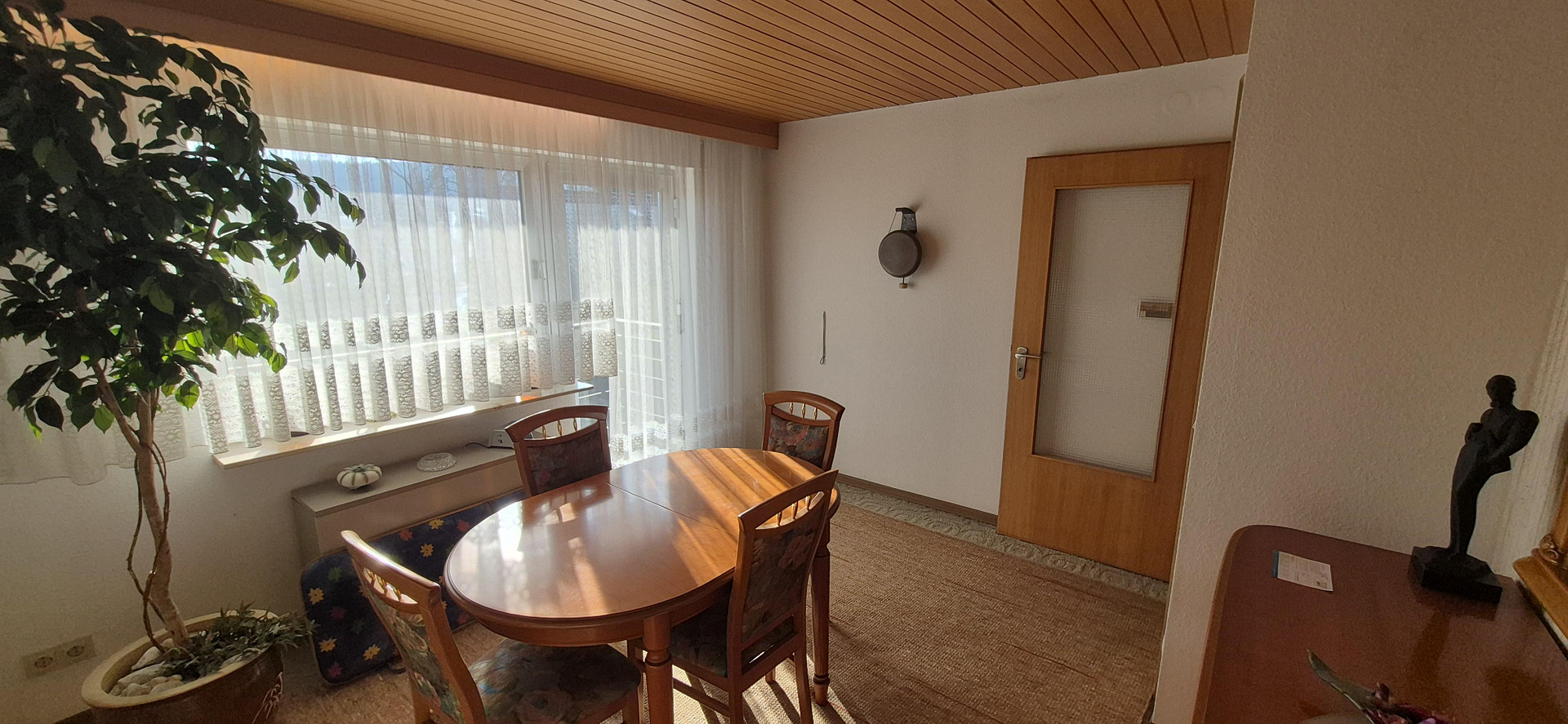 Sehr gepflegtes Ein-/ Zweifamilienhaus in Lomersheim, Garten, Balkon, Garage, – Lomersheim – Vorschaubild 21
