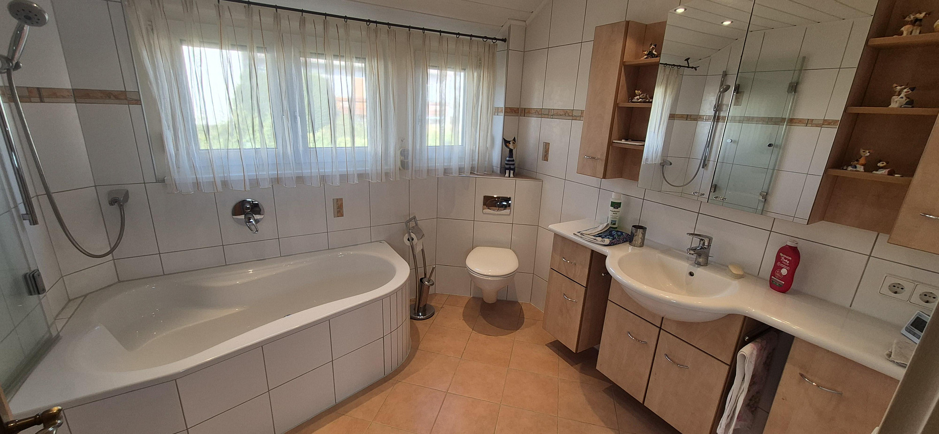 Sehr gepflegtes Ein-/ Zweifamilienhaus in Lomersheim, Garten, Balkon, Garage, – Lomersheim – Vorschaubild 10