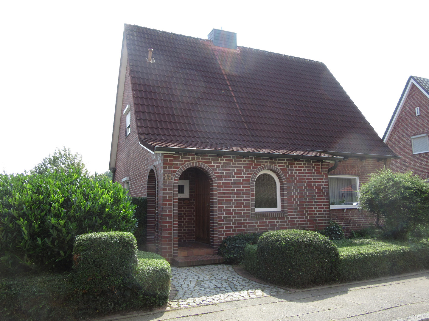 Siedlungshaus in Rotklinkerbauweise mit Südausrichtung und einzugsfertig – Seestraße 9, 23701 Eutin(Neudorf) – Vorschaubild 2