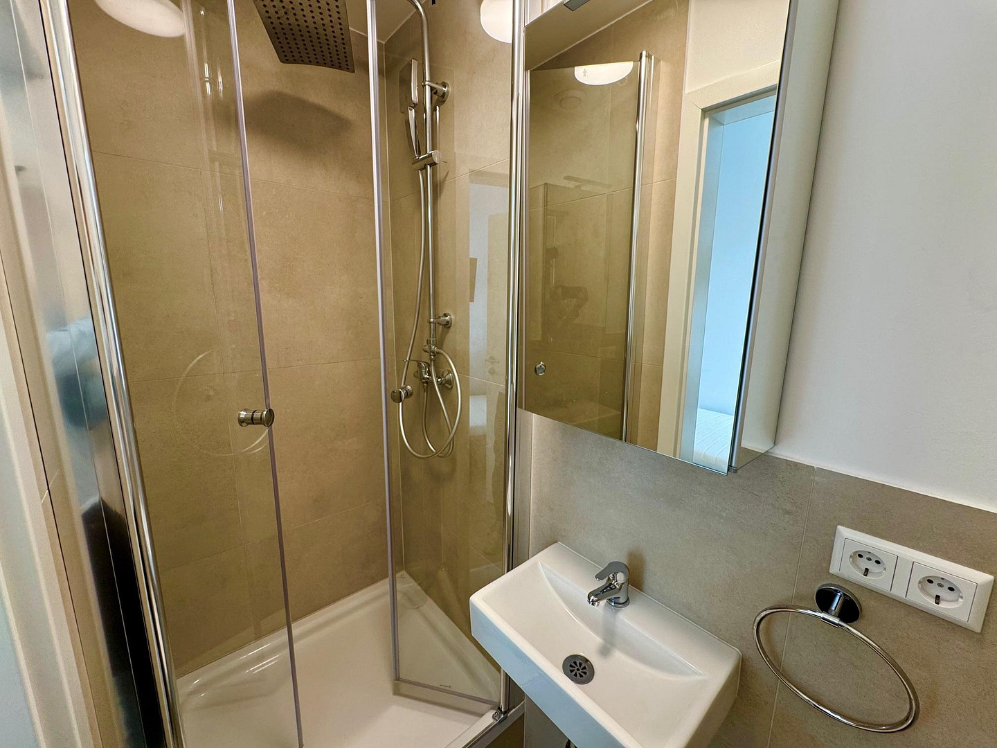 Möbliertes Mini Apartment mit Einbauküche + Bad – Badener Str. 34, 76227 Karlsruhe(Durlach) – Vorschaubild 8
