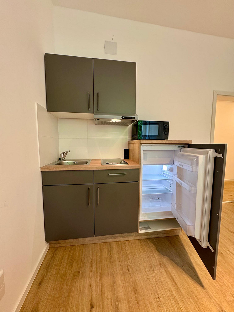 Möbliertes Mini Apartment mit Einbauküche + Bad – Badener Str. 34, 76227 Karlsruhe(Durlach) – Vorschaubild 2
