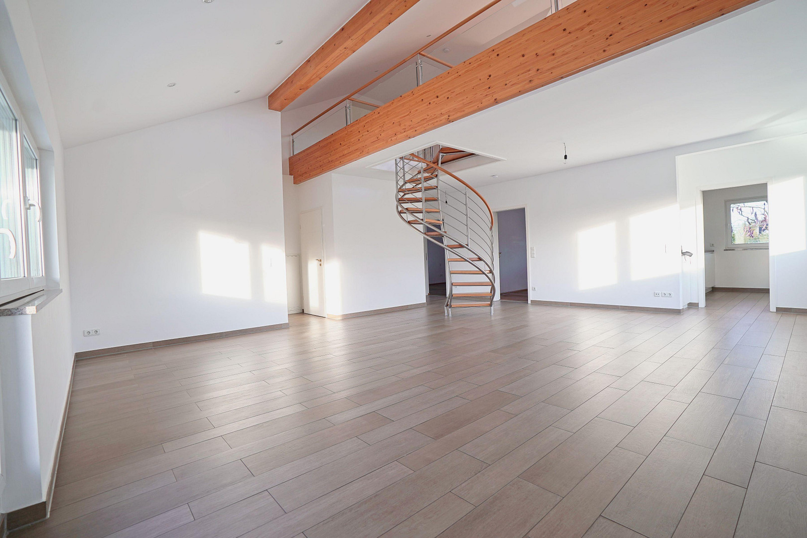 Energiestandard A+: ruhige 4 Zi. Maisonettewhg, gr S/W Dachterrasse Alleinlage, EBK, Nähe Ostbahnhof – 81673 München(Berg am Laim) – Vorschaubild 27