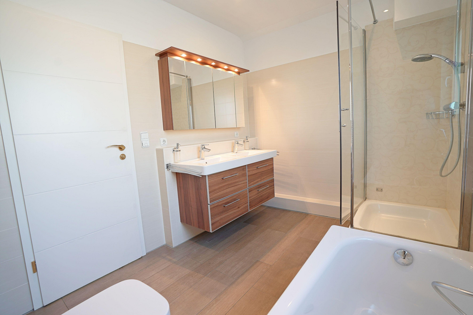 Energiestandard A+: ruhige 4 Zi. Maisonettewhg, gr S/W Dachterrasse Alleinlage, EBK, Nähe Ostbahnhof – 81673 München(Berg am Laim) – Vorschaubild 19
