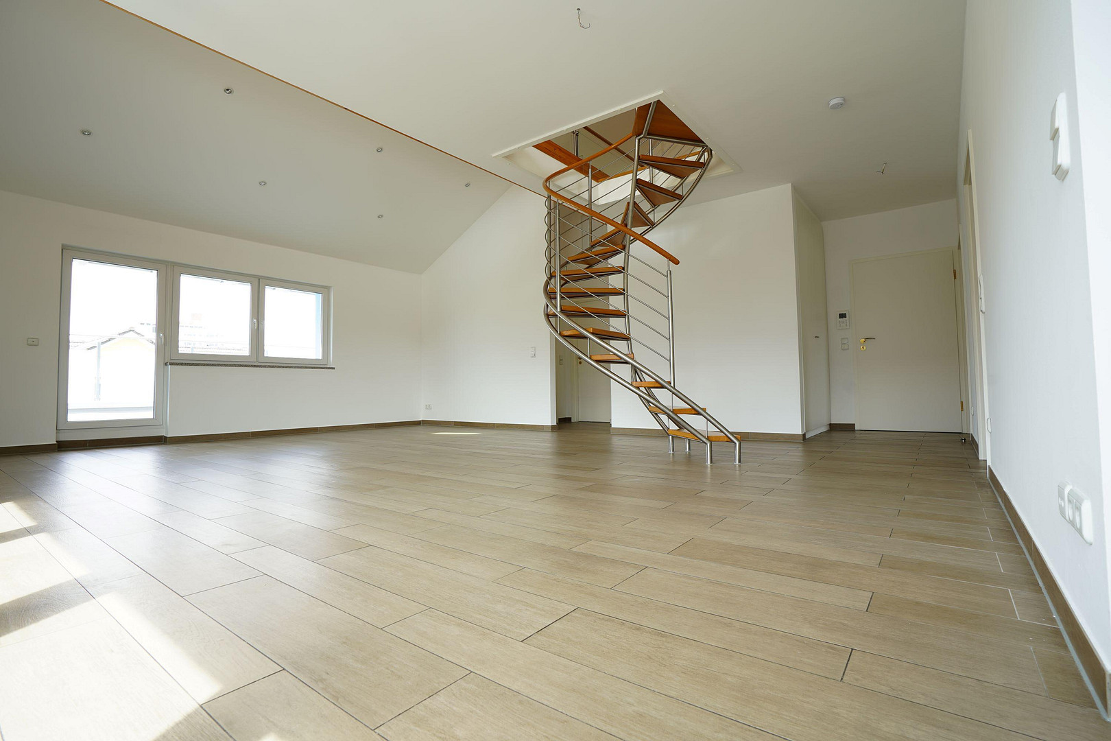 Energiestandard A+: ruhige 4 Zi. Maisonettewhg, gr S/W Dachterrasse Alleinlage, EBK, Nähe Ostbahnhof – 81673 München(Berg am Laim) – Vorschaubild 25
