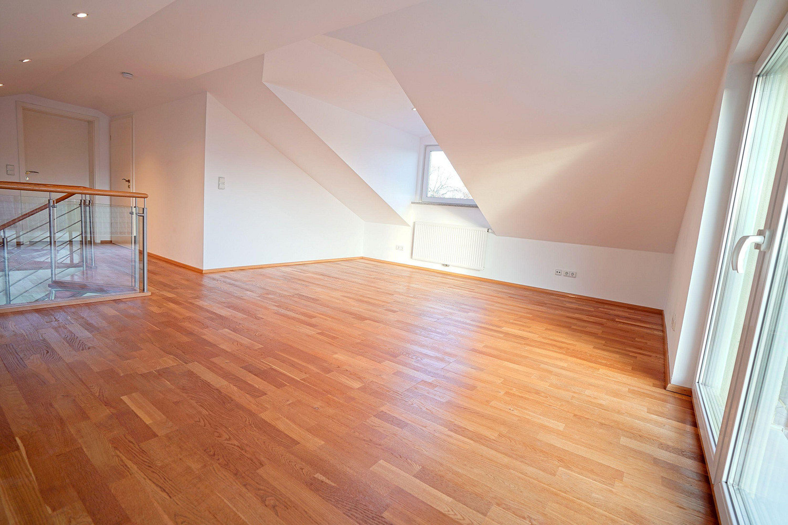Energiestandard A+: ruhige 4 Zi. Maisonettewhg, gr S/W Dachterrasse Alleinlage, EBK, Nähe Ostbahnhof – 81673 München(Berg am Laim) – Vorschaubild 5