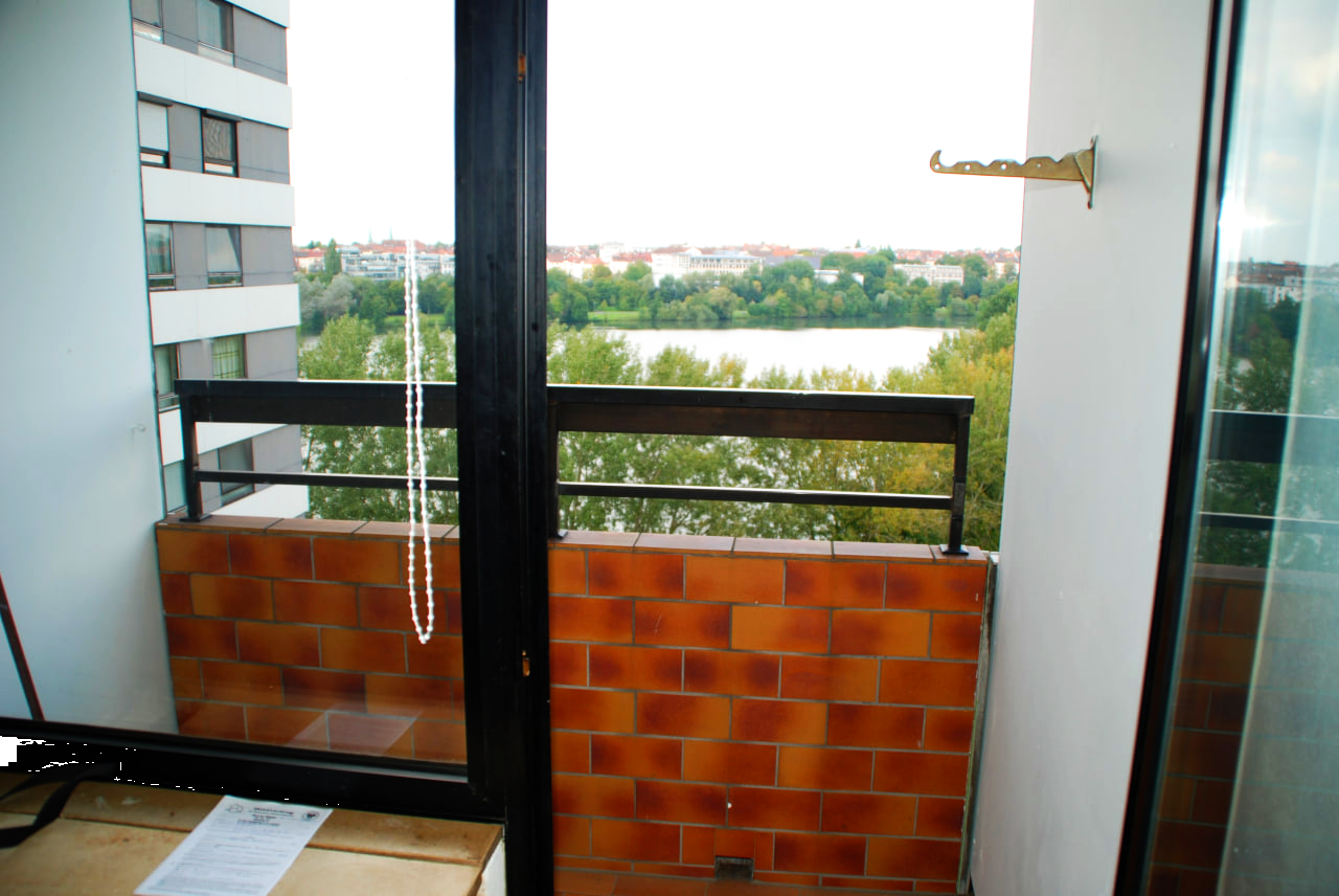 Balkon mit Blick auf den See