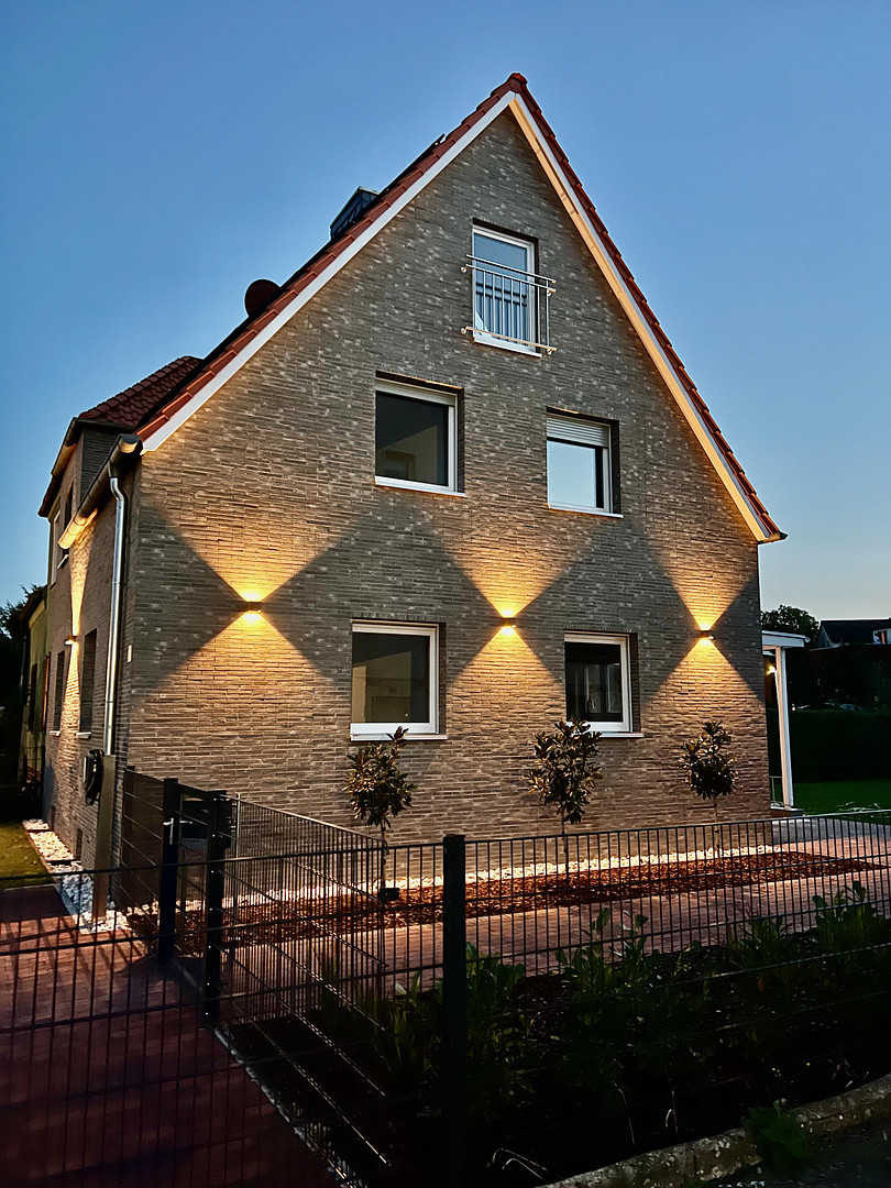 Exklusives Smart‑Energy‑Familienhaus mit 25 kW PV‑Anlage, Wallbox und großem Garten – Wolfsburg – Vorschaubild 2