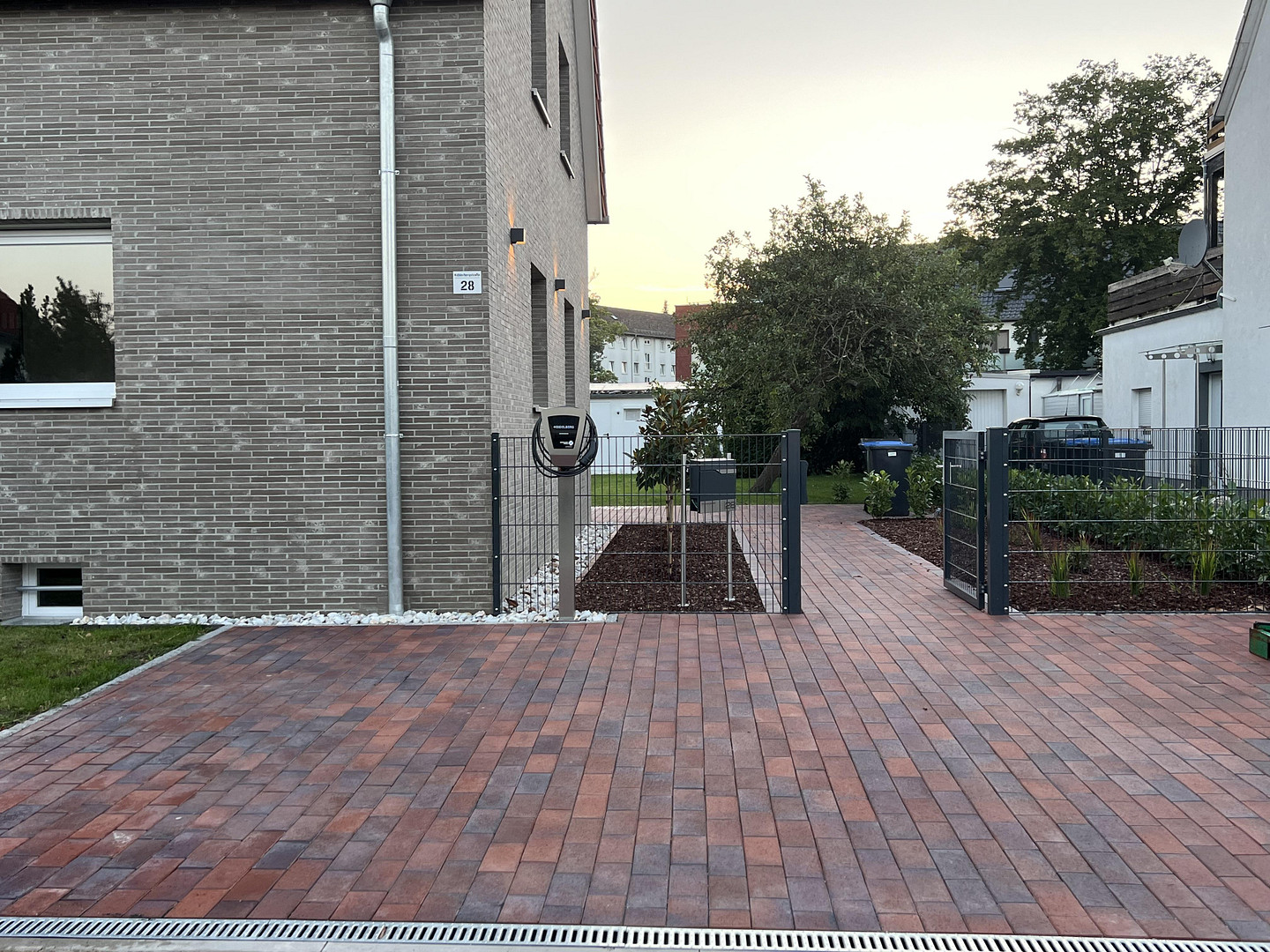 Exklusives Smart‑Energy‑Familienhaus mit 25 kW PV‑Anlage, Wallbox und großem Garten – Wolfsburg – Vorschaubild 9