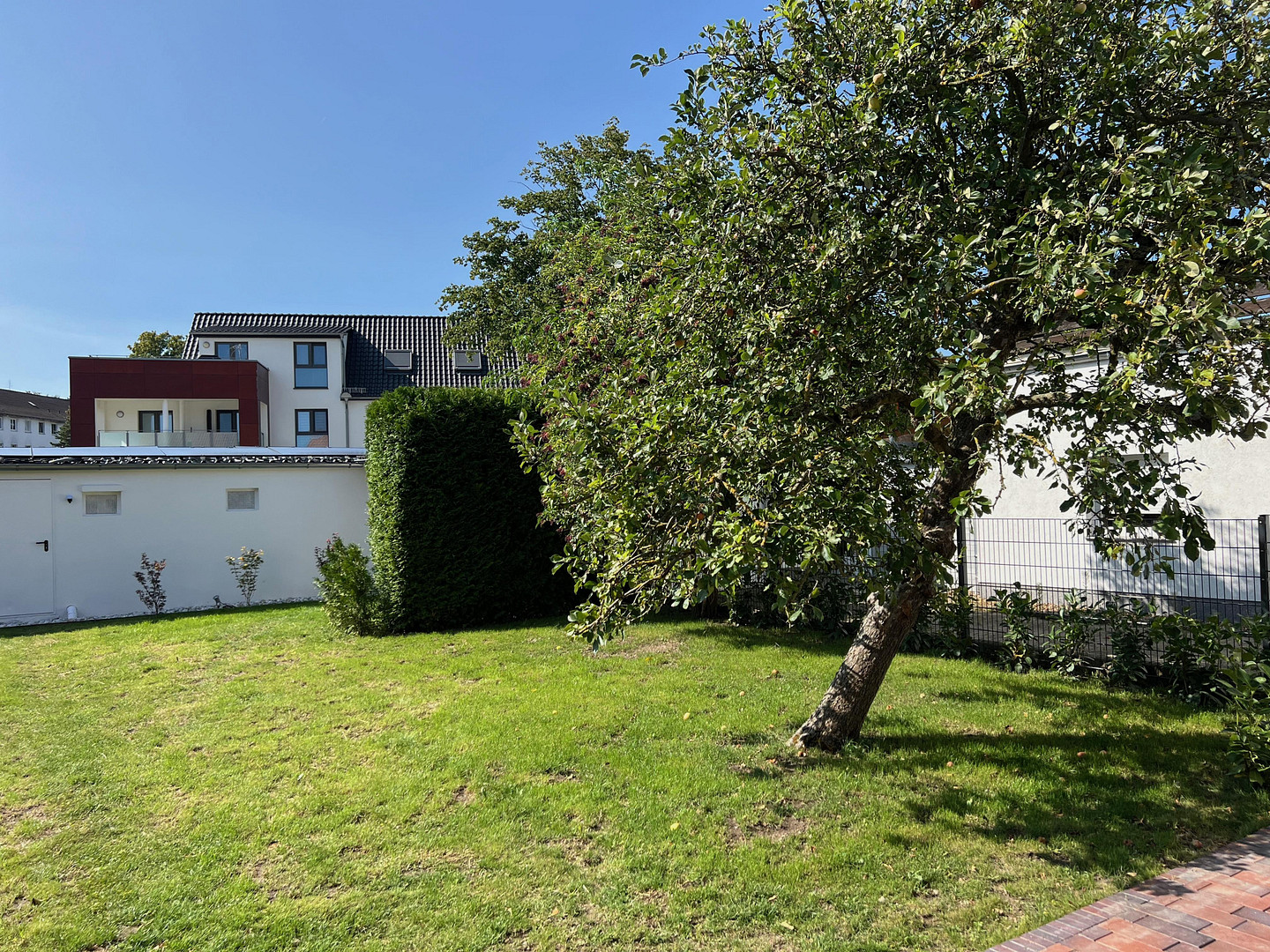 Exklusives Smart‑Energy‑Familienhaus mit 25 kW PV‑Anlage, Wallbox und großem Garten – Wolfsburg – Vorschaubild 5