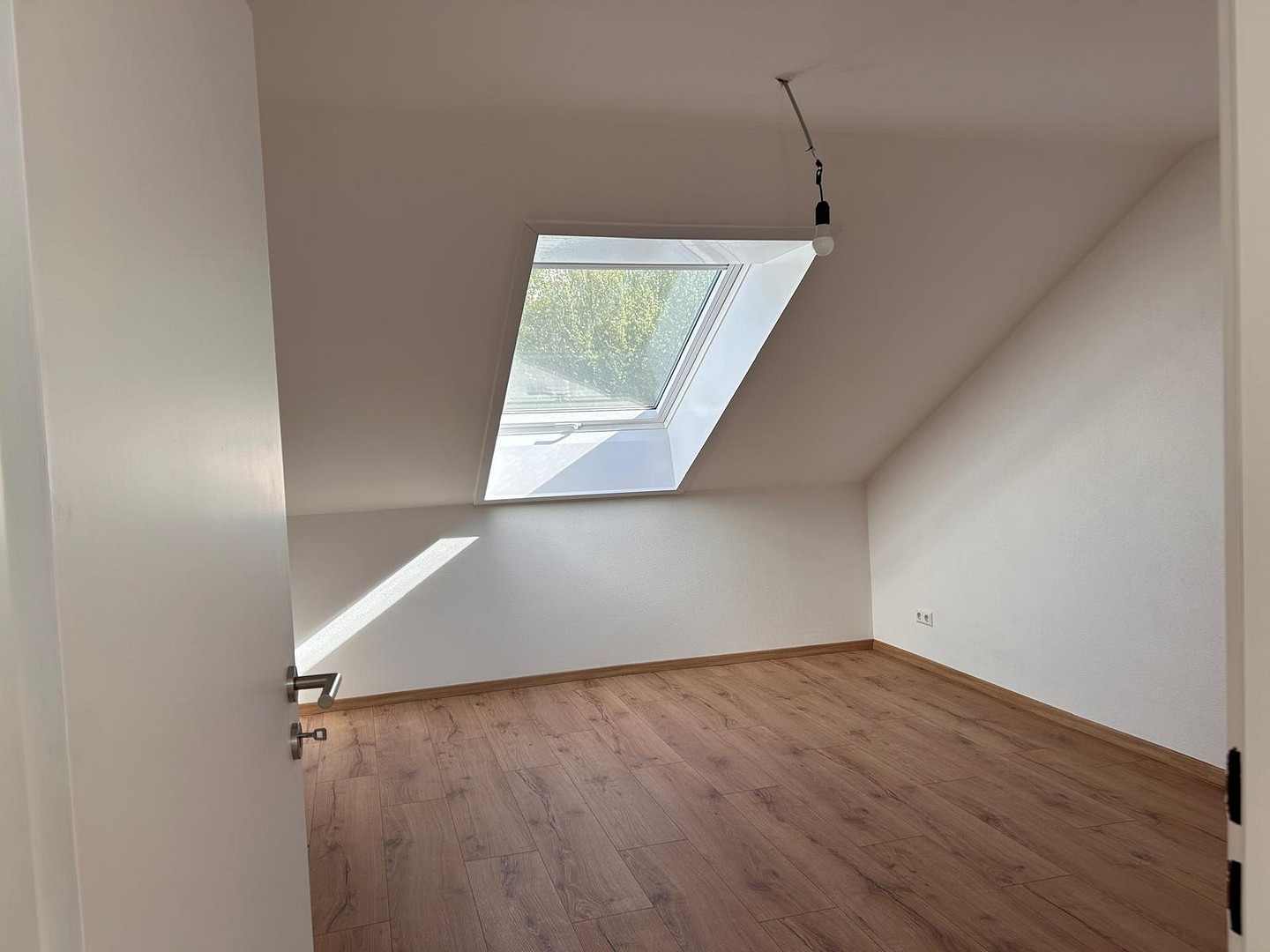 Großzügige bezugsfertige DHH - wertig modernisiert - in 89312 Günzburg-Reisensburg – Günzburg(Reisensburg) – Vorschaubild 23