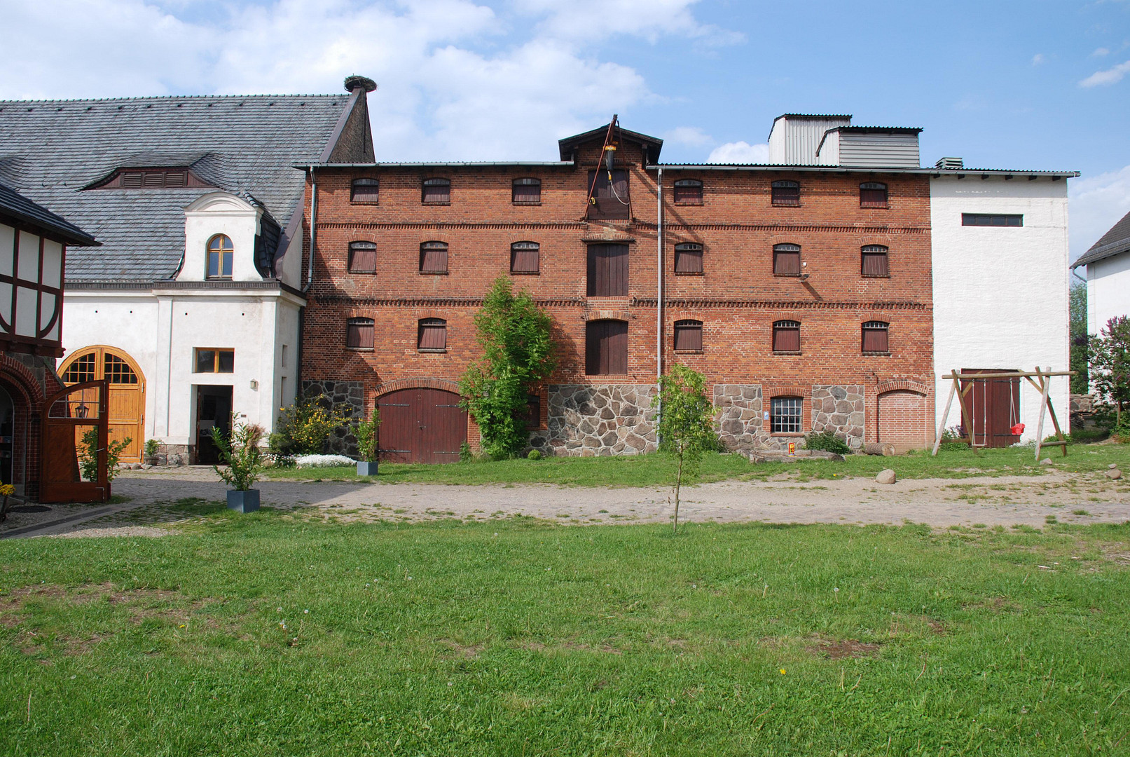 ETW's, LOFTS, Ateliers, App. zw. Rostock & Müritz (Wohnen in histor. Ambiente / im Eigentum)! – Parkstr. 3, 17194 Klocksin(Blücherhof) – Vorschaubild 8