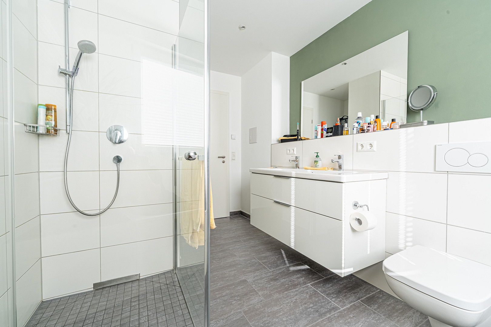 Moderne 3,5 Zimmer Wohnung in Stuttgart-West mit Balkon, Einbauküche, Aufzug, Tiefgarage, Wallbox – Ludwigstr. 45, 70176 Stuttgart(West) – Vorschaubild 9
