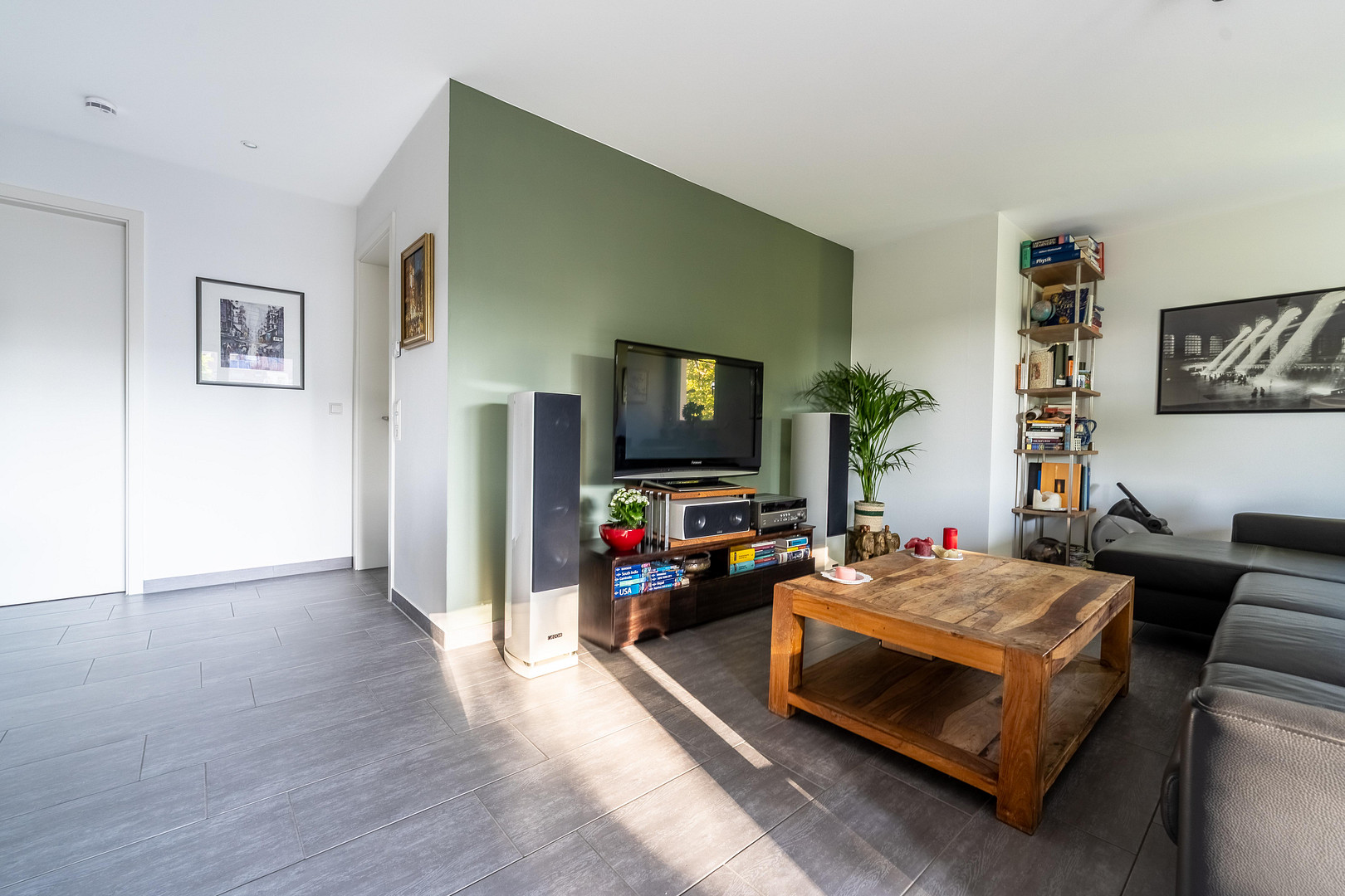 Moderne 3,5 Zimmer Wohnung in Stuttgart-West mit Balkon, Einbauküche, Aufzug, Tiefgarage, Wallbox – Ludwigstr. 45, 70176 Stuttgart(West) – Vorschaubild 4