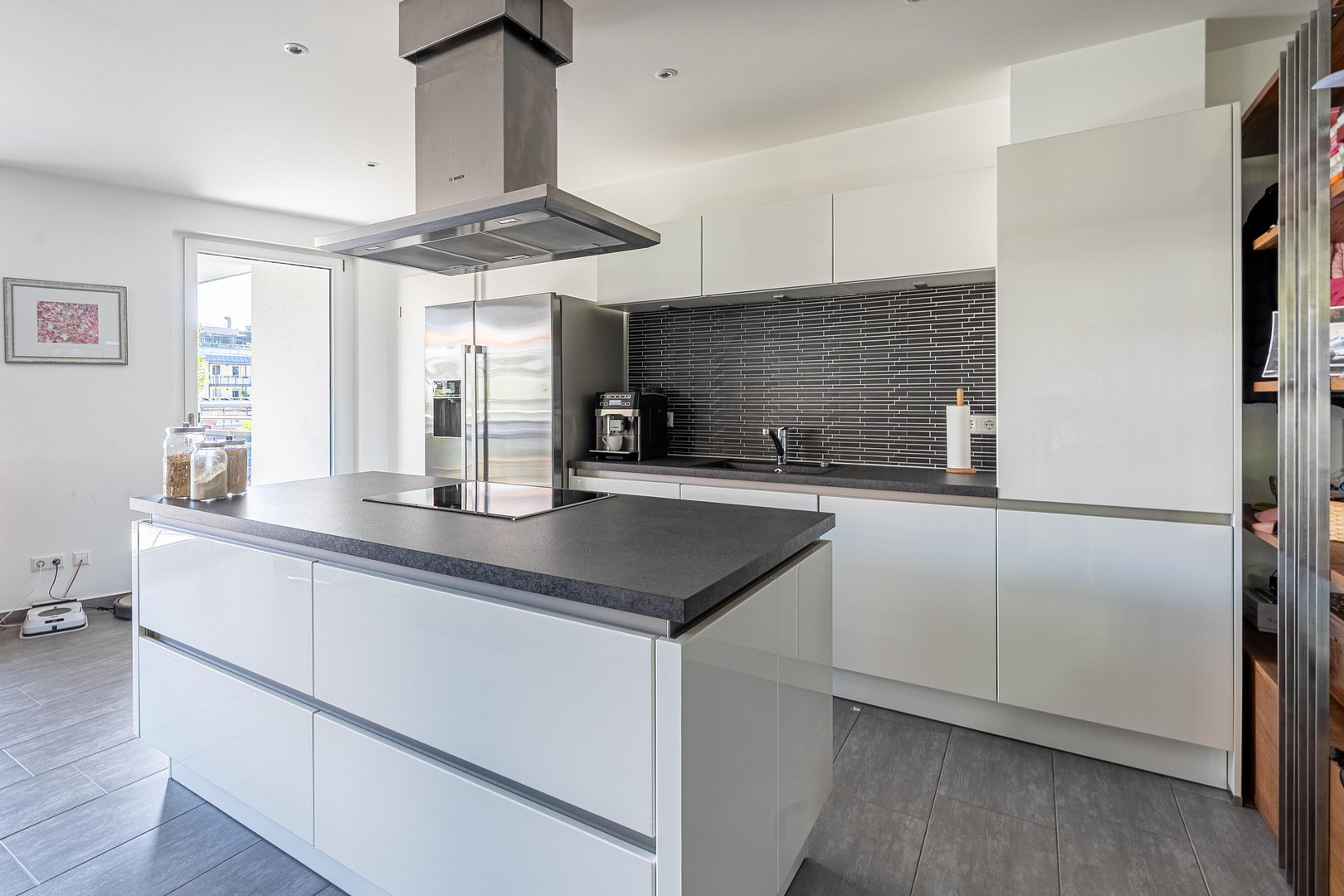 Moderne 3,5 Zimmer Wohnung in Stuttgart-West mit Balkon, Einbauküche, Aufzug, Tiefgarage, Wallbox – Ludwigstr. 45, 70176 Stuttgart(West) – Vorschaubild 5