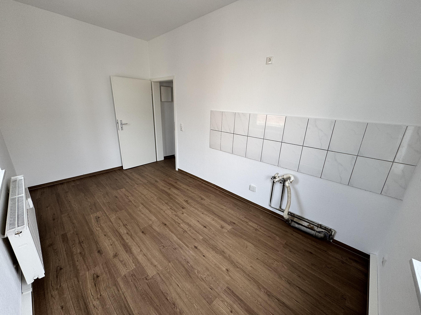 Toplage, Nachmieter gesucht, umfangreiche Renovierung, Schöne helle 2-Raum-Wohnung im 1.OG – Pausitzer Str. 20, 1589 Riesa – Vorschaubild 6