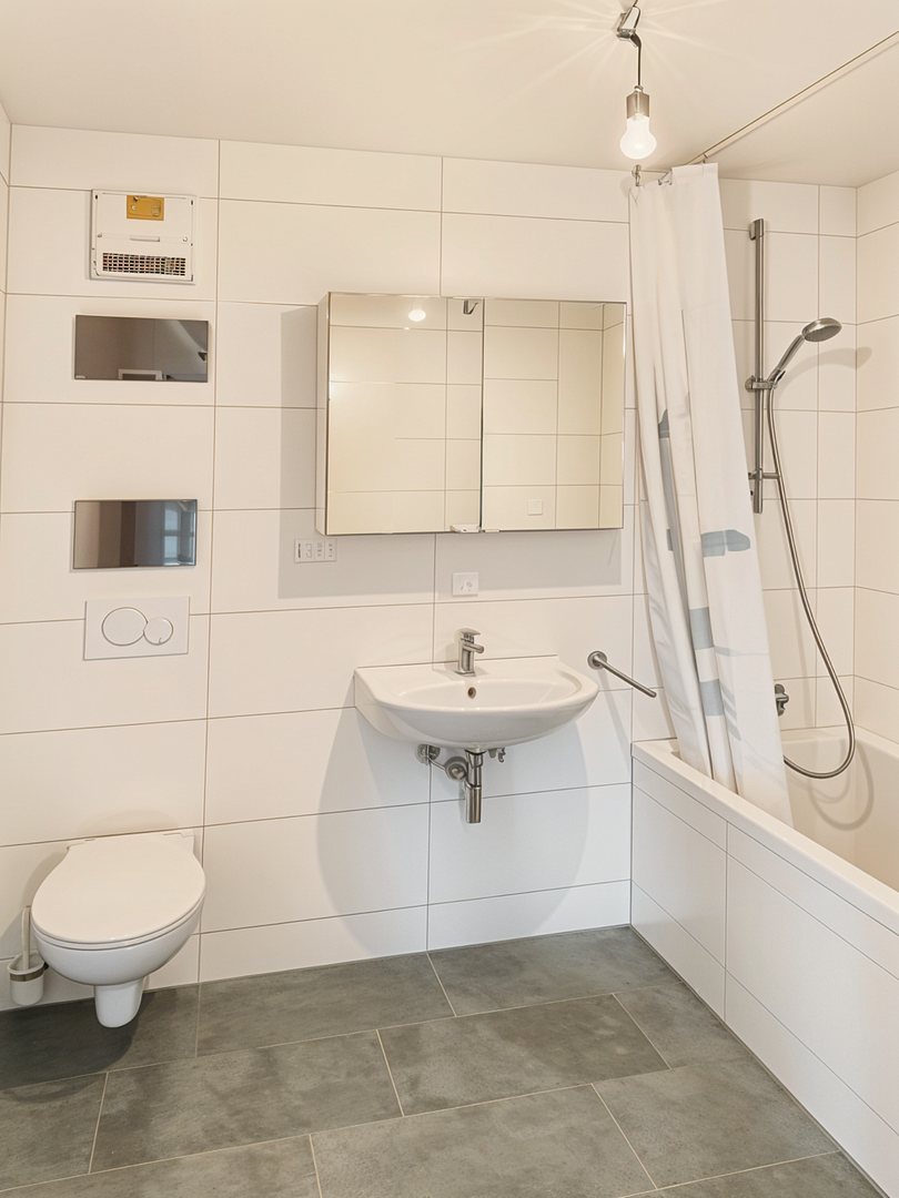 PROVISIONSFREI: Sanierte 2-Zi-Wohnung in Reutlinger Altstadt– hell, ruhig und charmant geschnitten – Untere Gerberstraße 7, 72764 Reutlingen – Vorschaubild 3