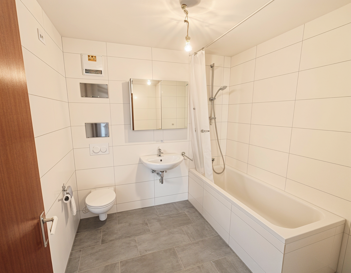 PROVISIONSFREI: Sanierte 2-Zi-Wohnung in Reutlinger Altstadt– hell, ruhig und charmant geschnitten – Untere Gerberstraße 7, 72764 Reutlingen – Vorschaubild 4