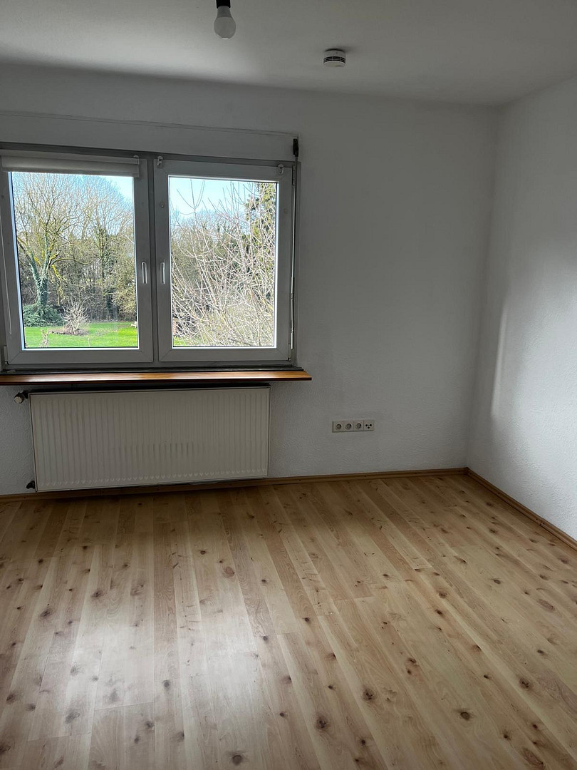 Provisionsfreie 2-Raum-Wohnung mit Aussicht in Bergisch-Neukirchen
