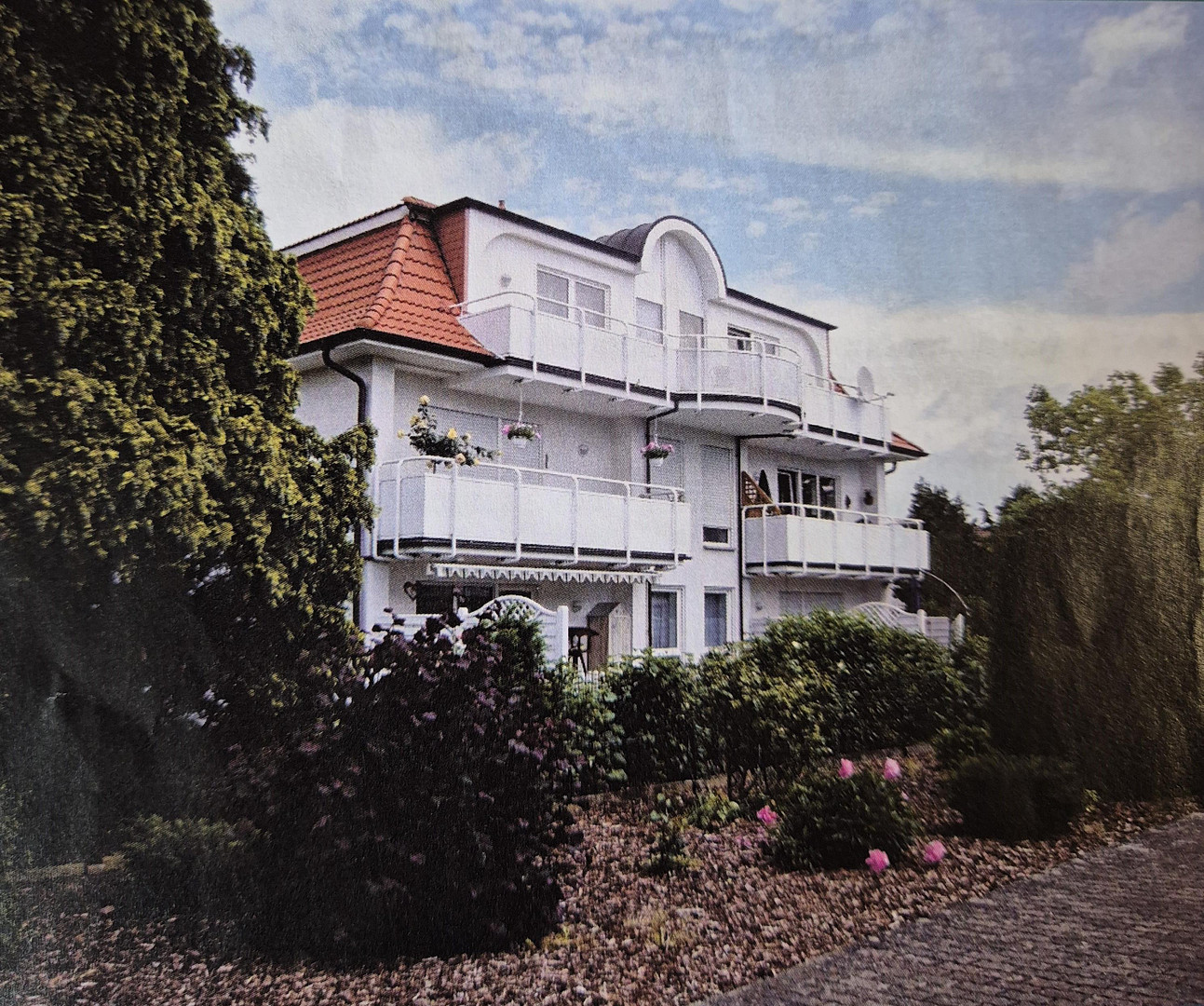 Ruhige renovierte Eigentumswohnung inkl. Terrasse und Garage