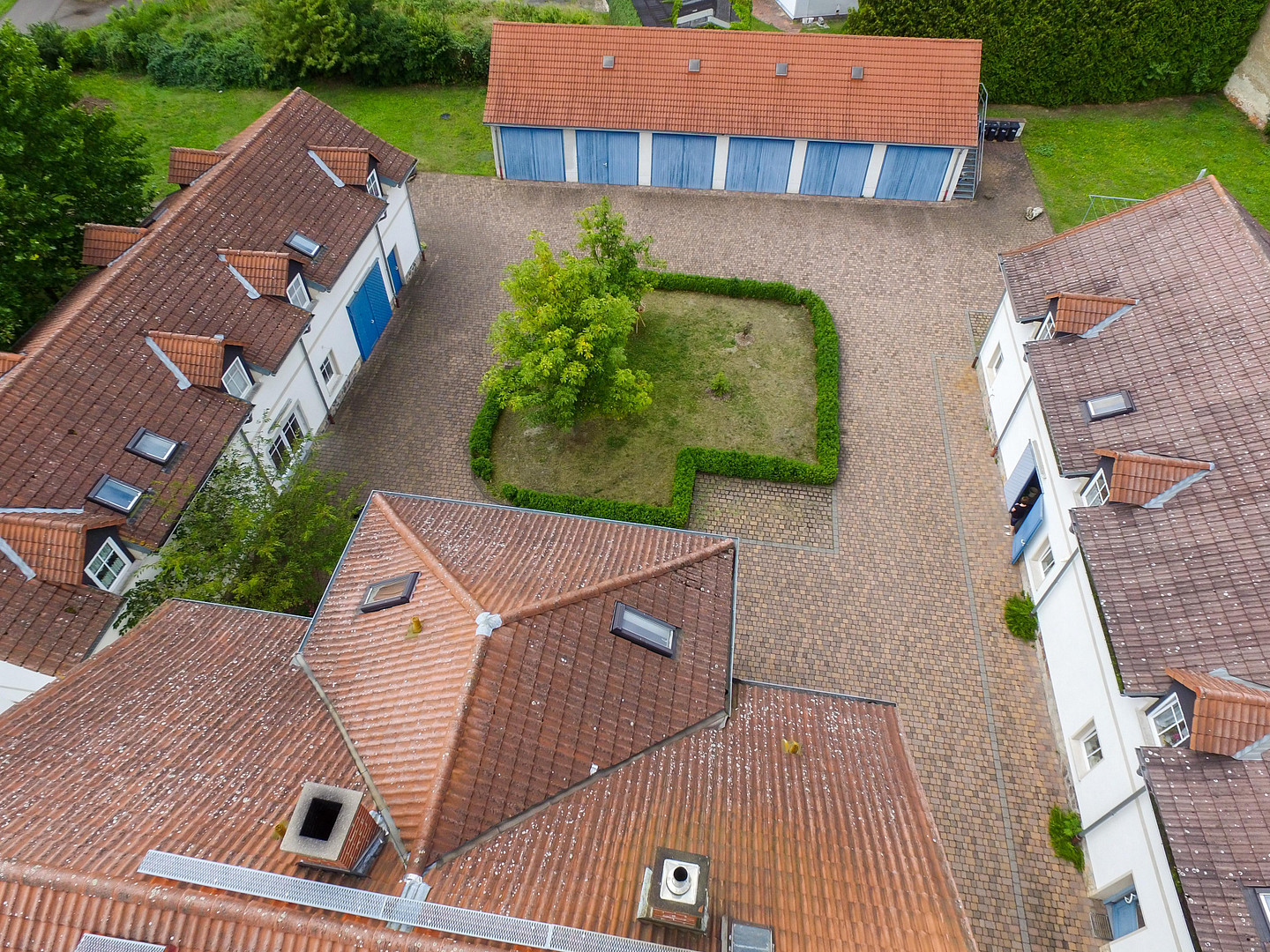 Renditestarker Vierseitenhof nähe Hainer See mit Miet-, Ferienwohnungen und Gewerbe zu Verkaufen – Lobstädter Straße 11, 4575 Neukieritzsch - Großzössen(Großzössen) – Vorschaubild 4