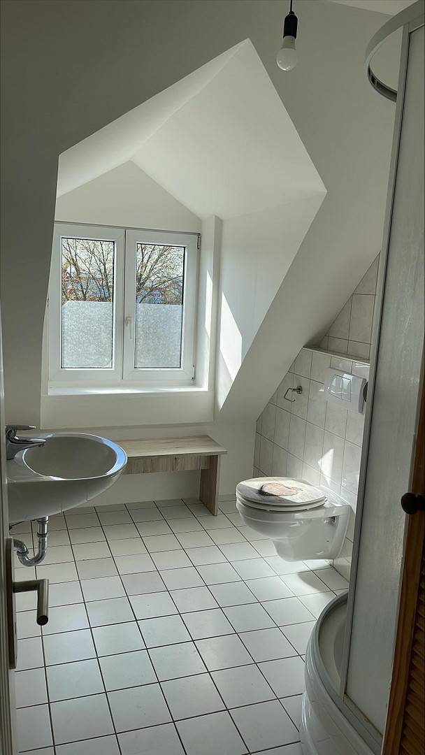 Charmante DG-Wohnung  - renoviert, mit neuer EBK und separatem Speicher in Lübeck – Schwartauer Allee 121, 23554 Lübeck(Holstentor Nord) – Vorschaubild 7