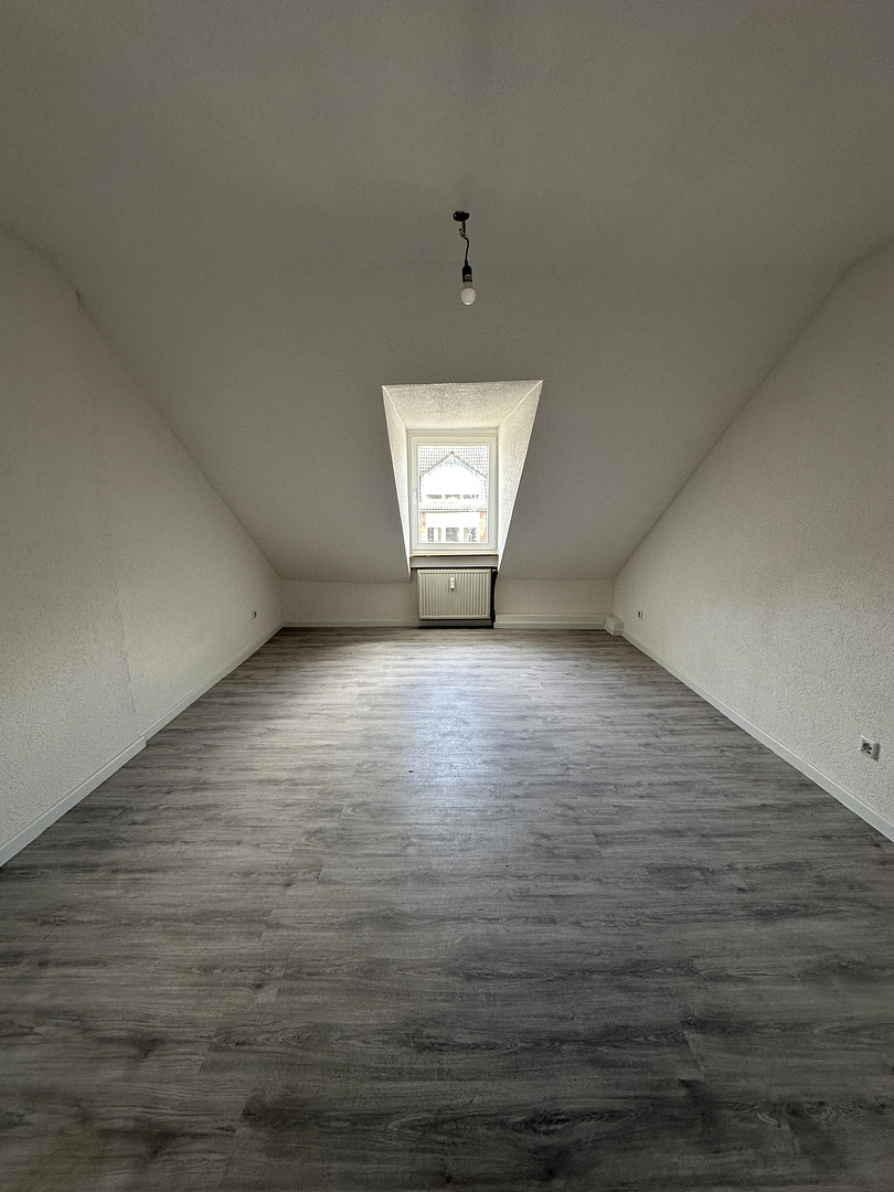 ** Frisch kernsanierte 5-Zimmer-Wohnung im Altbau Dachgeschoss ** – Gelsenkirchen(Erle) – Vorschaubild 5