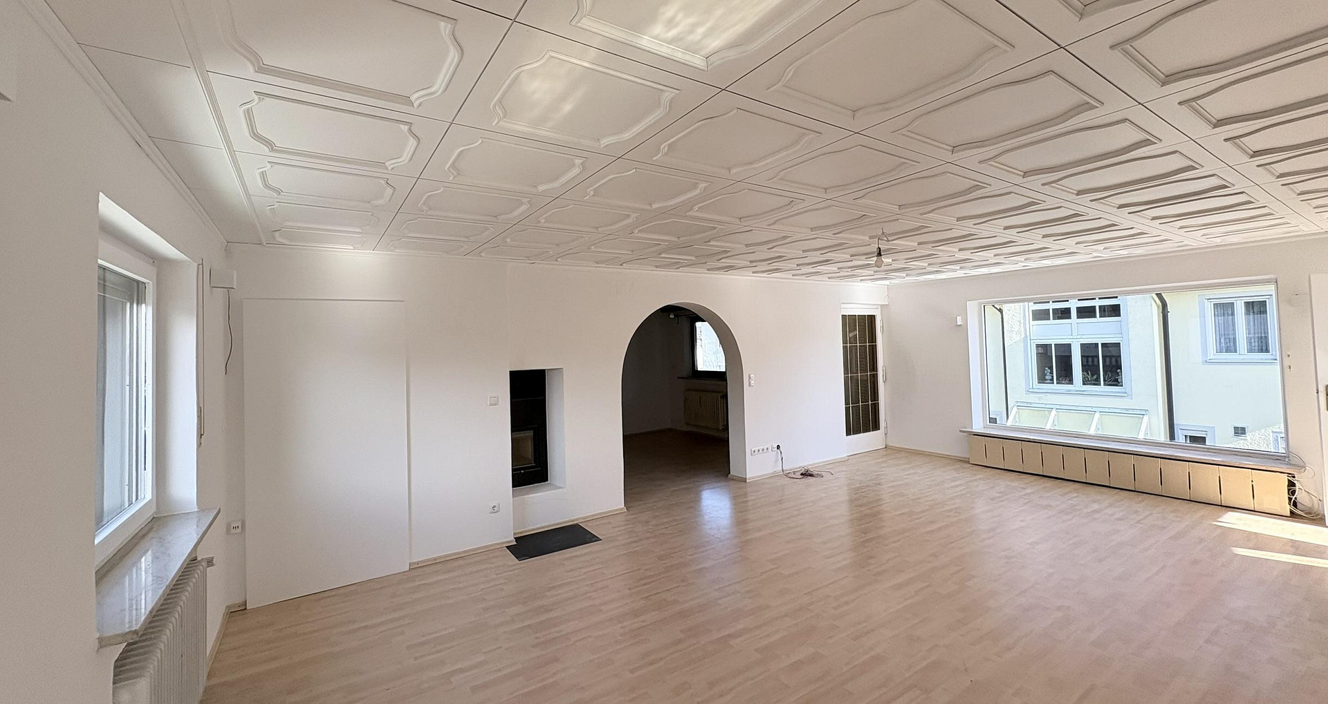 Geräumige und helle Altbauwohnung mit Dachterrasse in bester Karlsfelder Lage – Blumenstraße 34, 85757 Karlsfeld – Vorschaubild 19