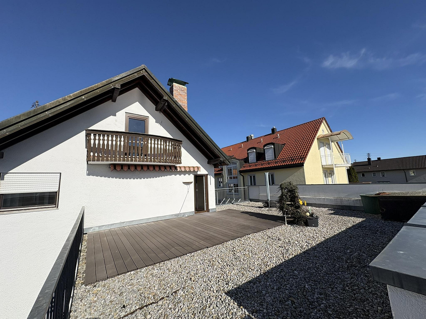 Geräumige und helle Altbauwohnung mit Dachterrasse in bester Karlsfelder Lage – Blumenstraße 34, 85757 Karlsfeld – Vorschaubild 31