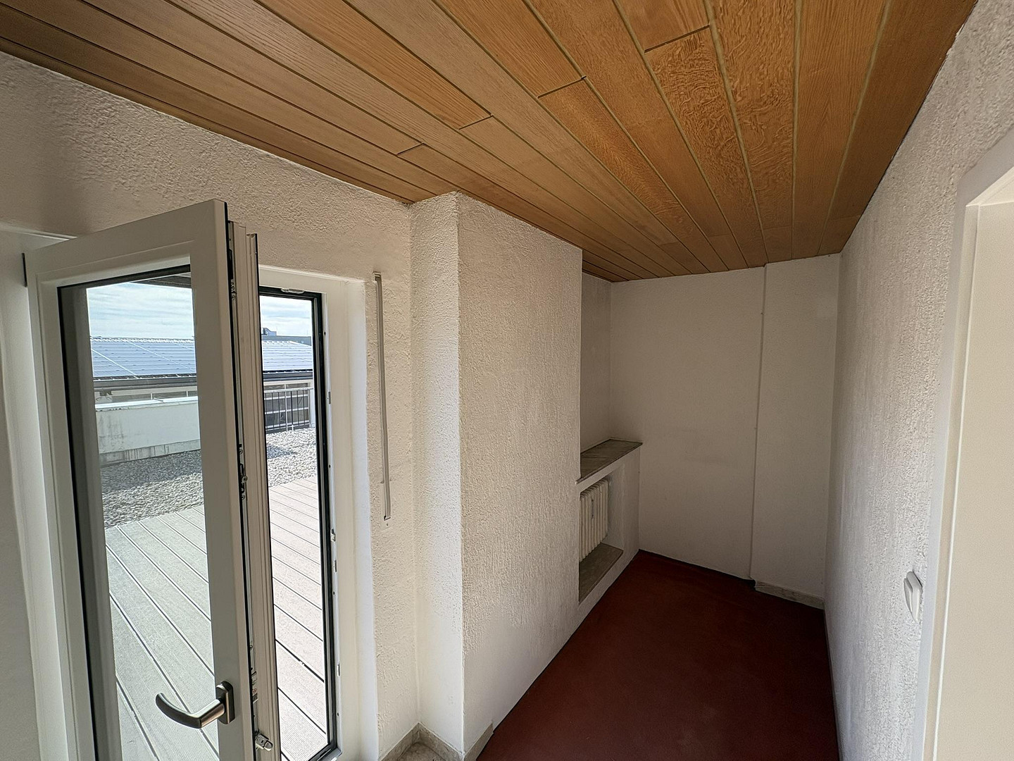 Geräumige und helle Altbauwohnung mit Dachterrasse in bester Karlsfelder Lage – Blumenstraße 34, 85757 Karlsfeld – Vorschaubild 28