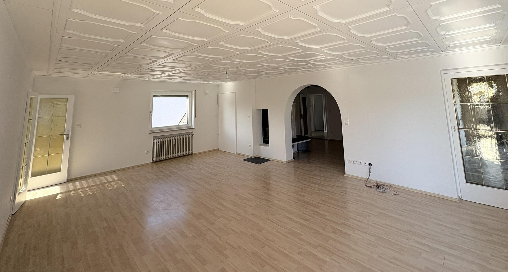 Geräumige und helle Altbauwohnung mit Dachterrasse in bester Karlsfelder Lage – Blumenstraße 34, 85757 Karlsfeld – Vorschaubild 18