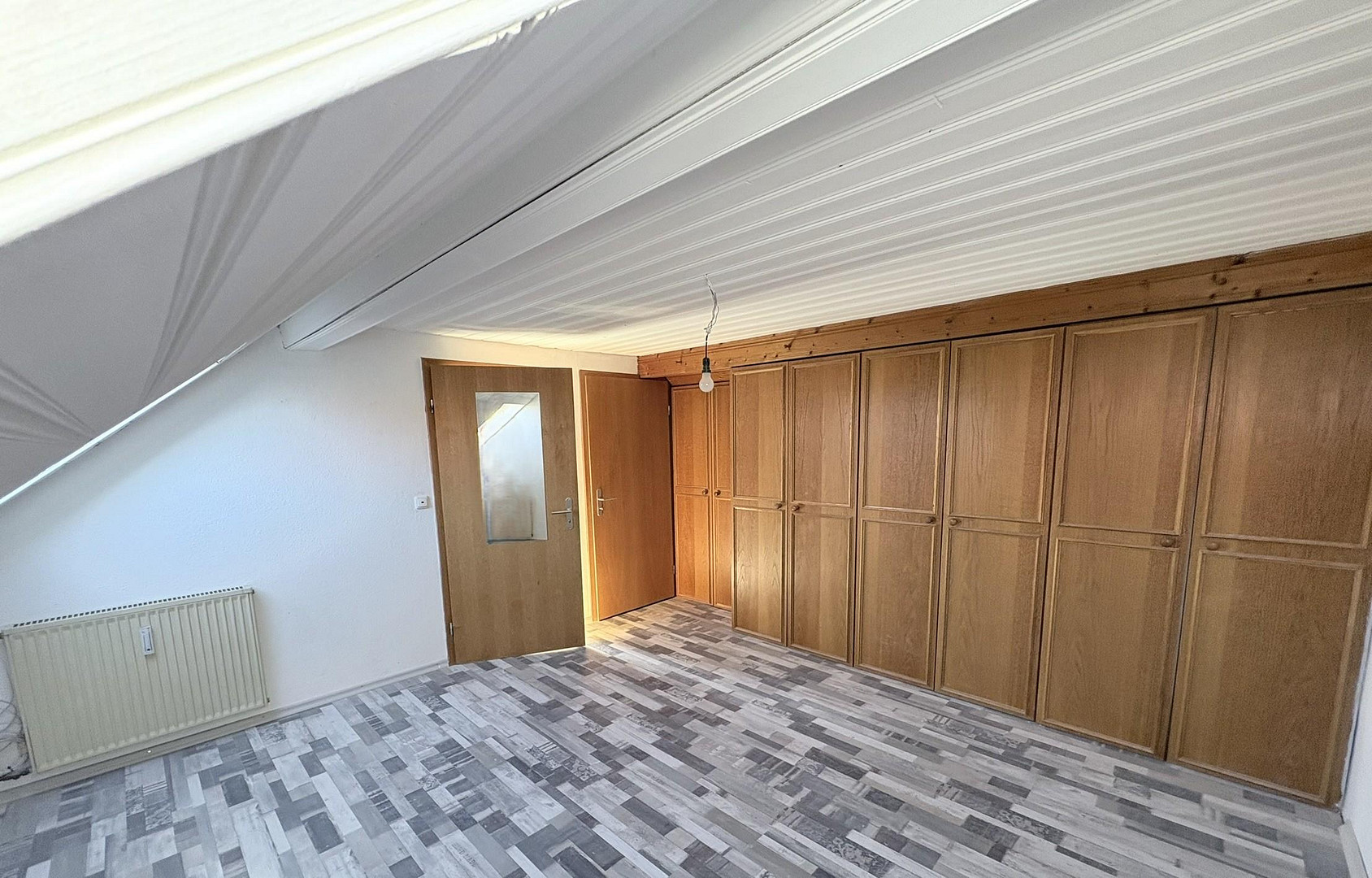 Geräumige und helle Altbauwohnung mit Dachterrasse in bester Karlsfelder Lage – Blumenstraße 34, 85757 Karlsfeld – Vorschaubild 24