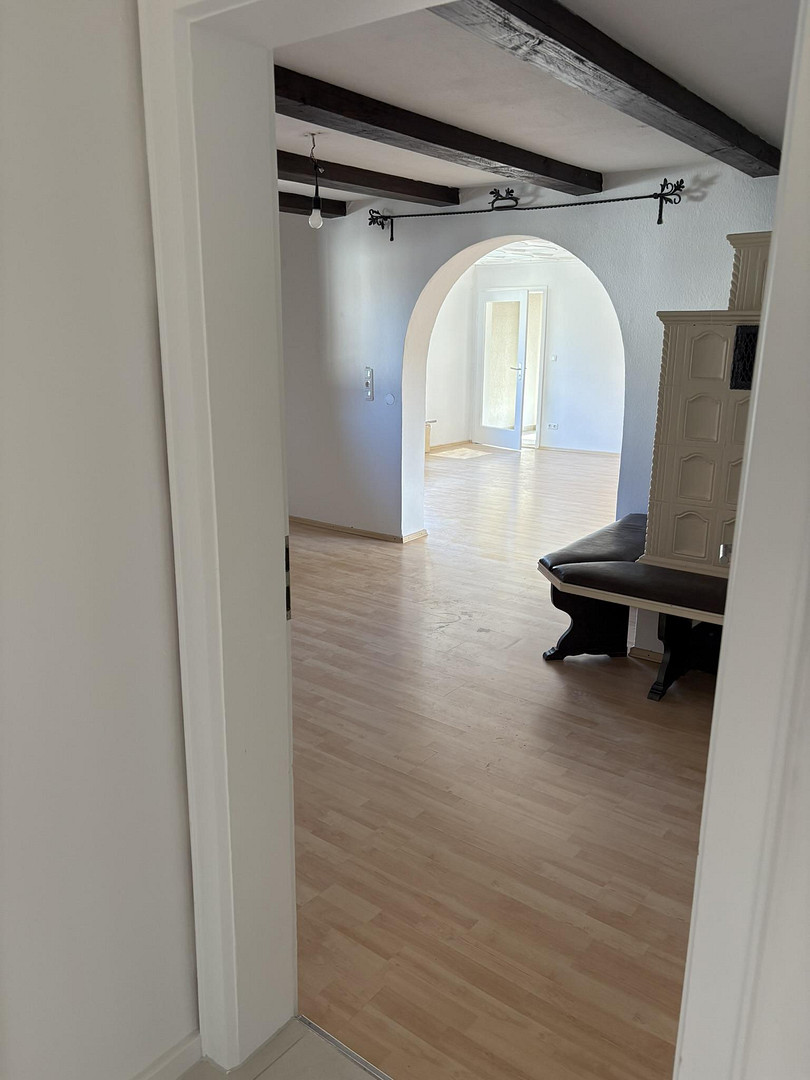 Geräumige und helle Altbauwohnung mit Dachterrasse in bester Karlsfelder Lage – Blumenstraße 34, 85757 Karlsfeld – Vorschaubild 13