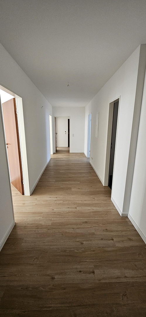 Modernes Wohnen in zentraler Lage – 4-Zimmer-Wohnung nach Sanierung – 40878 Ratingen – Vorschaubild 2