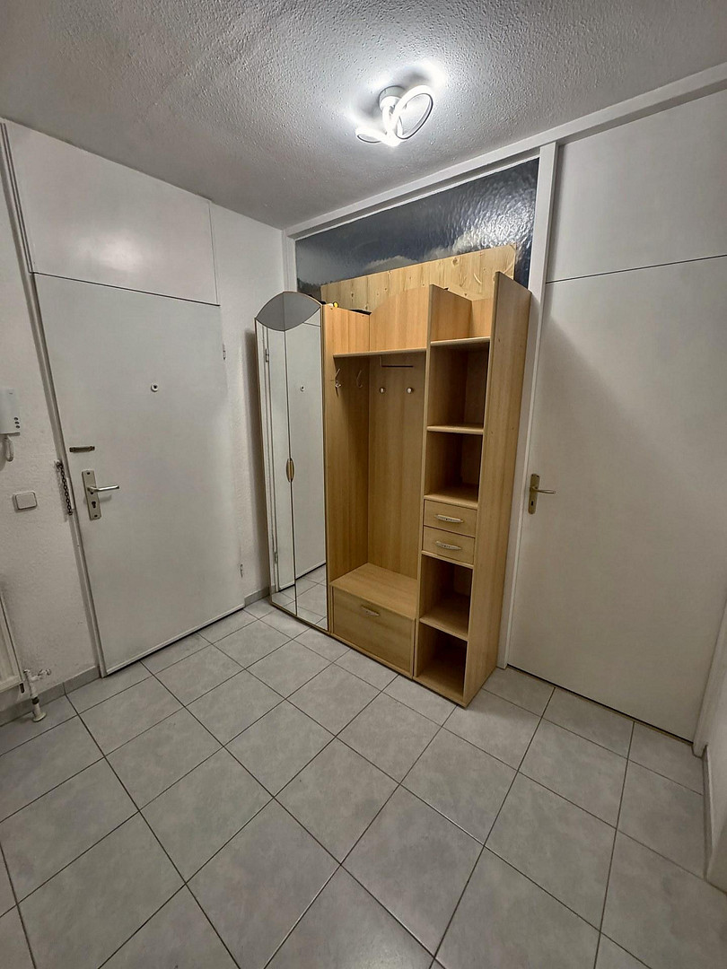 Flur mit Einbauschrank