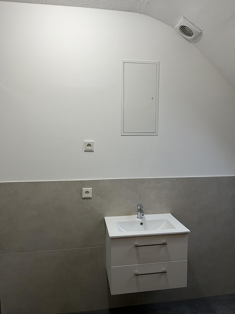 Dachgeschosswohnung mit Balkon und neu saniertem Badezimmer – Auf der Adt 10, 66130 Saarbrücken(Fechingen) – Vorschaubild 13