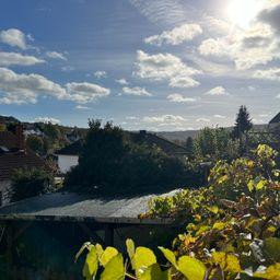 Dachgeschosswohnung mit Balkon und neu saniertem Badezimmer – Auf der Adt 10, 66130 Saarbrücken(Fechingen) – Vorschaubild 3