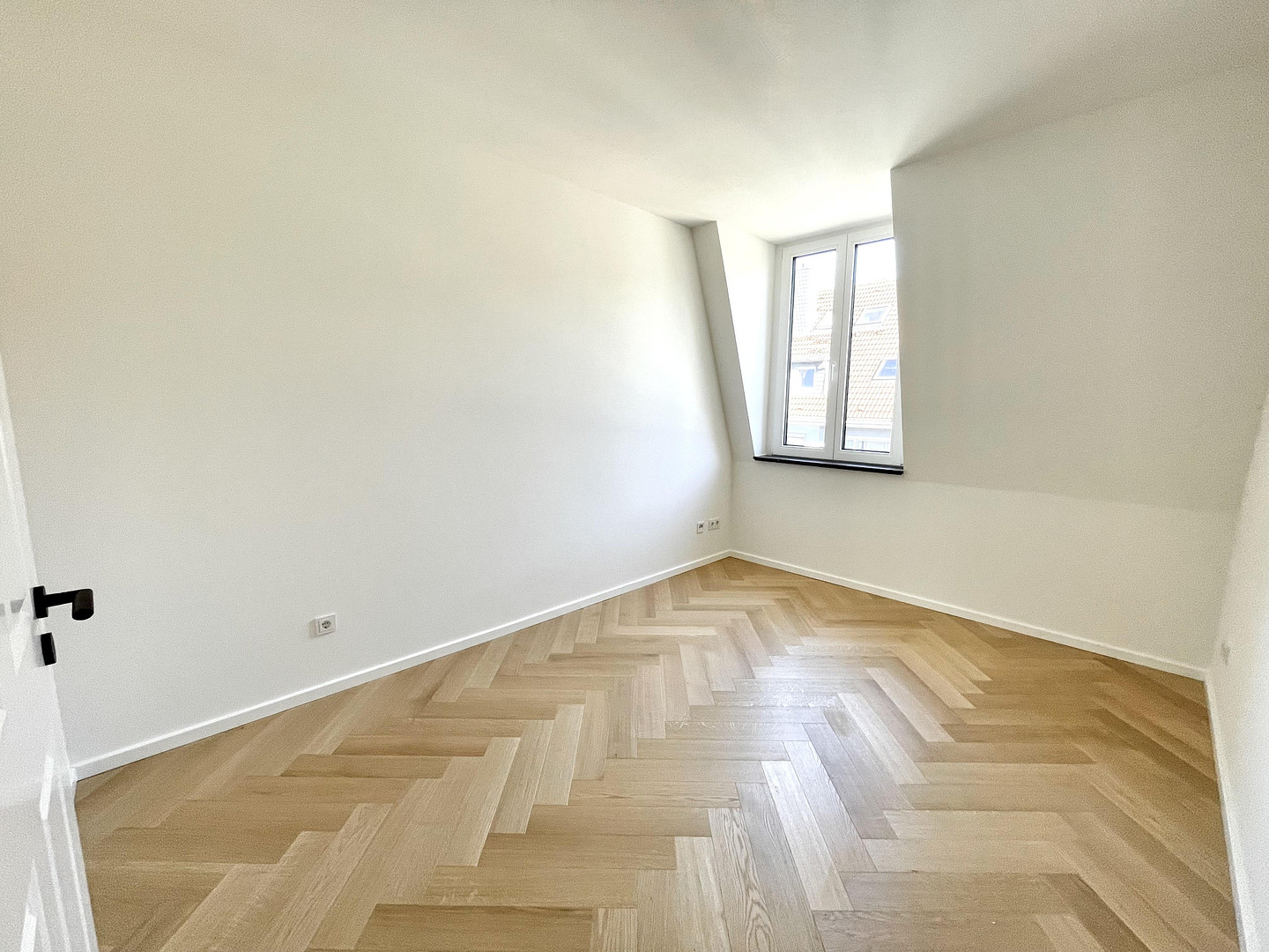 Neubau trifft Stilaltbau: Erstbezug exklusive 5-Zimmer Penthousemaisonette m. Aufzug – Schinkelstr. 80, 40211 Düsseldorf(Pempelfort) – Vorschaubild 9