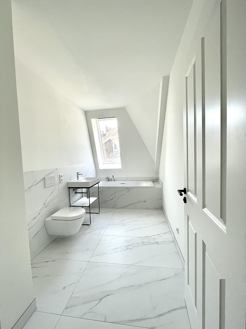 Neubau trifft Stilaltbau: Erstbezug exklusive 5-Zimmer Penthousemaisonette m. Aufzug – Schinkelstr. 80, 40211 Düsseldorf(Pempelfort) – Vorschaubild 10
