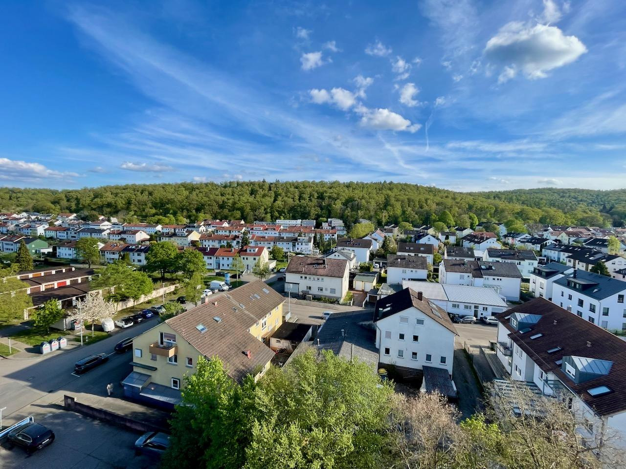PROVISIONSFREI: Sanierter Wohntraum mit 9. OG Fernblick & Balkon - Einziehen & Wohlfühlen – Schildkrötenweg 2, 70499 Stuttgart(Bergheim) – Vorschaubild 2