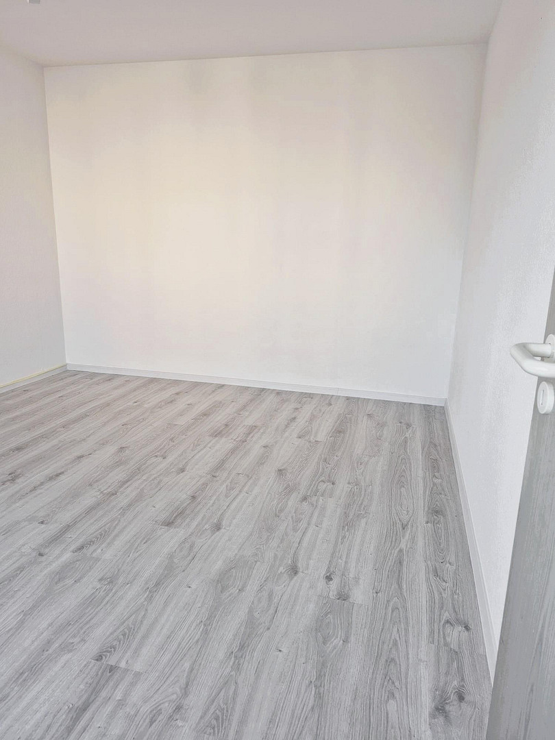 Einziehen & Losleben: Frisch renovierte 2-Zimmer-Wohnung mit Tiefgarage in KA-Oberreut – Woerishofferstraße 12, 76189 Karlsruhe(Oberreut) – Vorschaubild 7