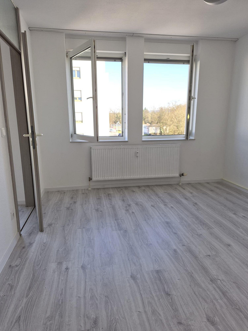 Einziehen & Losleben: Frisch renovierte 2-Zimmer-Wohnung mit Tiefgarage in KA-Oberreut – Woerishofferstraße 12, 76189 Karlsruhe(Oberreut) – Vorschaubild 6