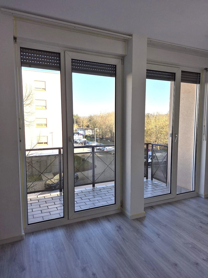 Einziehen & Losleben: Frisch renovierte 2-Zimmer-Wohnung mit Tiefgarage in KA-Oberreut – Woerishofferstraße 12, 76189 Karlsruhe(Oberreut) – Vorschaubild 3