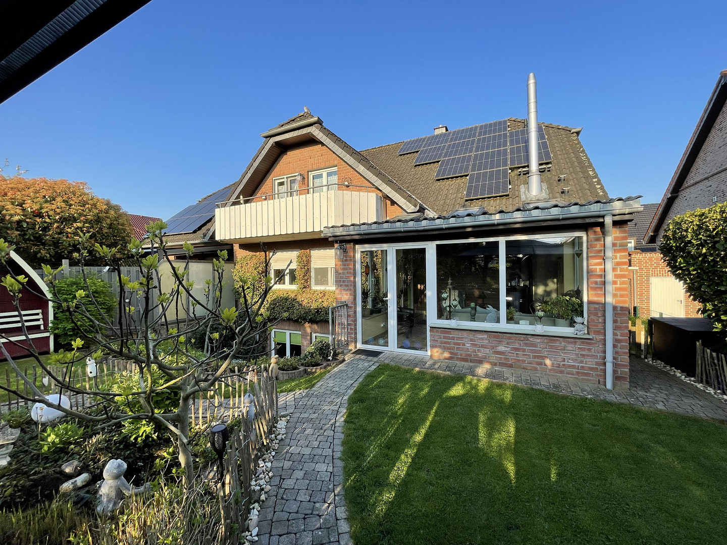 Reserviert! Große Doppelhaushälfte in Top-Lage. Gepflegtes 2FHs in ruhiger und zentraler Lage. – Erzbischof-Anno-Straße 4, 46519 Alpen – Vorschaubild 2