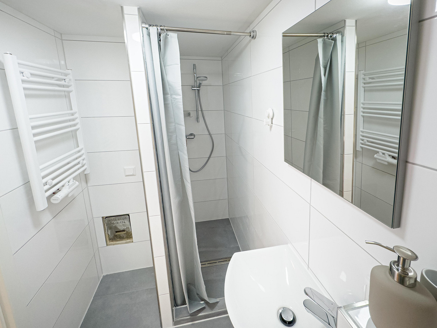 Modernisiertes Endreihenhaus mit 2 Bädern und 2 Loggien – ideal für Eigennutzer oder Kapitalanleger – Grambker Heerstraße 118A, 28719 Bremen(Burg-Grambke) – Vorschaubild 7