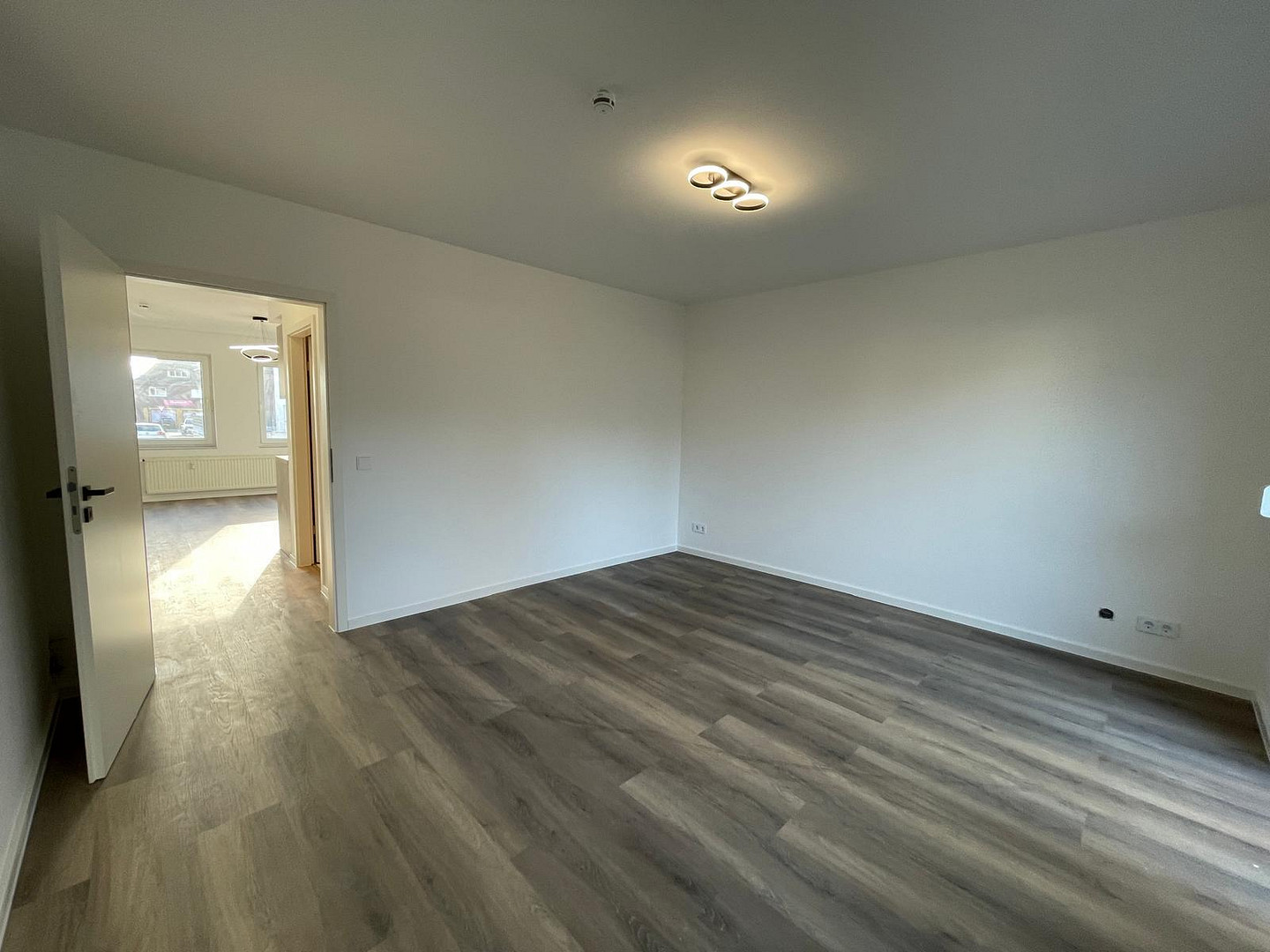 Traumwohnung mit eigenem Garten & Tiefgarage – frisch saniert in Bestlage von Kerpen! – Taunusstraße 7, 50169 Kerpen Brüggen(Brüggen) – Vorschaubild 18
