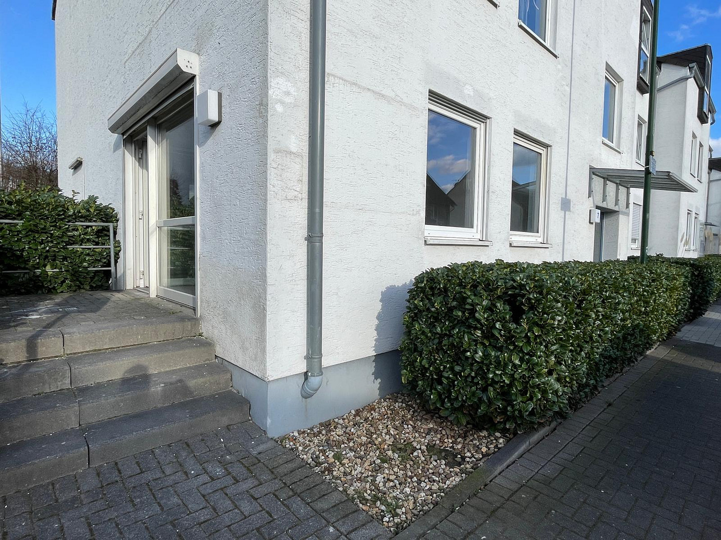 Traumwohnung mit eigenem Garten & Tiefgarage – frisch saniert in Bestlage von Kerpen! – Taunusstraße 7, 50169 Kerpen Brüggen(Brüggen) – Vorschaubild 6