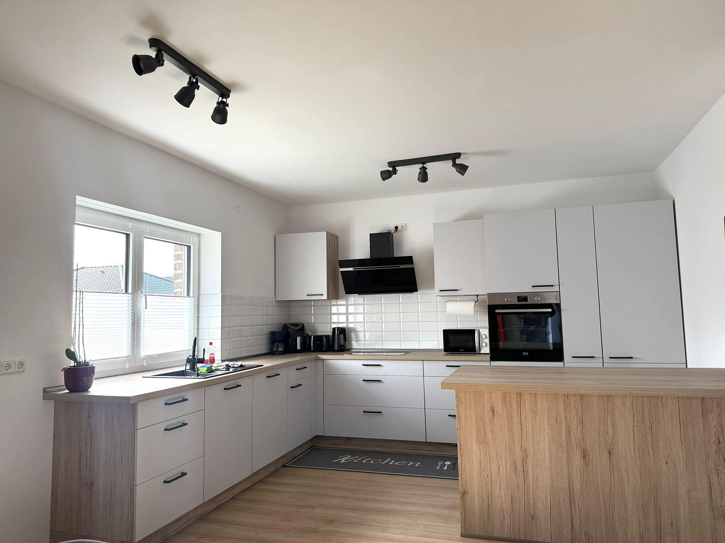 Neubau-Doppelhaushälfte mit freiem Blick ins Grüne & hochwertiger Küche mit Insel – Bleckede – Vorschaubild 4
